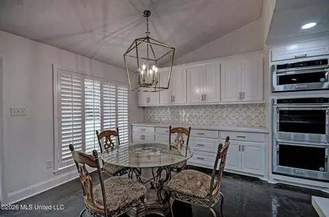 Dining - 455 Armour Dr, Jackson, MS 39211 photo 3 of 3