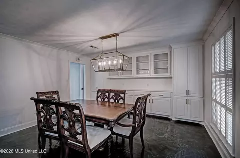 Dining - 455 Armour Dr, Jackson, MS 39211 photo 2 of 3