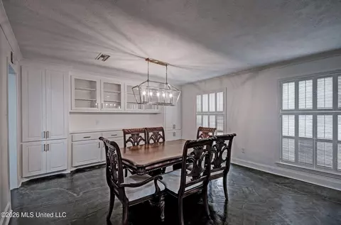 Dining - 455 Armour Dr, Jackson, MS 39211 photo 1 of 3
