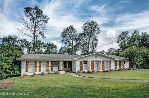 455 Armour Dr, Jackson, MS 39211