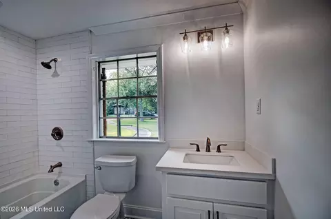 Bath - 455 Armour Dr, Jackson, MS 39211 photo 3 of 7