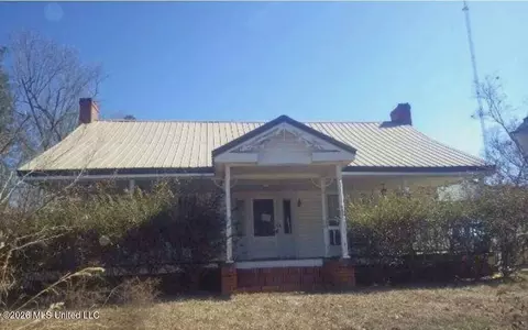 8950 Highway 35 S, Forest, MS 39074