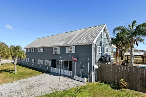 10000 New York St, Bay Saint Louis, MS 39520