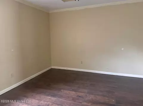 Living - 945 Park Ln, Jackson, MS 39211 photo 3 of 3