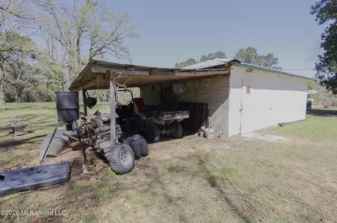 Exterior - 3112 W Highway 98, Summit, MS 39666 photo 6 of 10