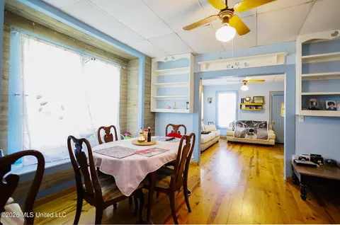 Dining - 3112 W Highway 98, Summit, MS 39666 photo 1 of 3