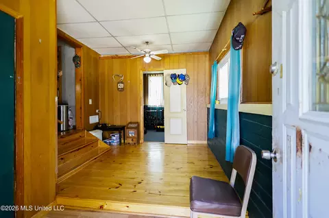 Entry Way - 3112 W Highway 98, Summit, MS 39666 photo 1 of 3