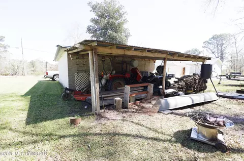 Exterior - 3112 W Highway 98, Summit, MS 39666 photo 7 of 10