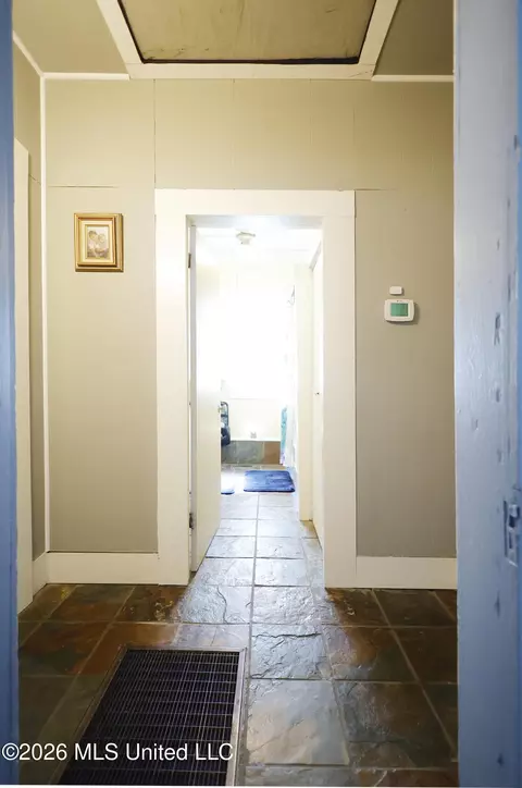 Entry Way - 3112 W Highway 98, Summit, MS 39666 photo 3 of 3