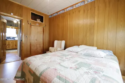 Bedroom - 3112 W Highway 98, Summit, MS 39666 photo 2 of 6
