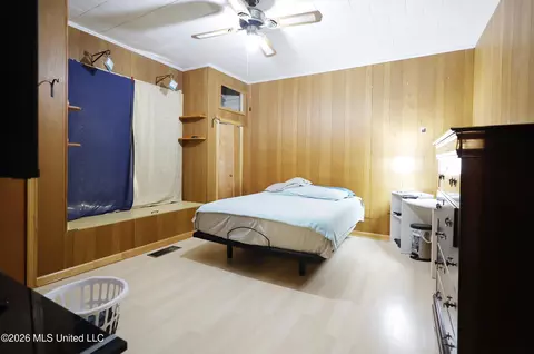 Bedroom - 3112 W Highway 98, Summit, MS 39666 photo 3 of 6