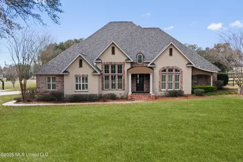 23337 Stablewood Cir, Pass Christian, MS 39571