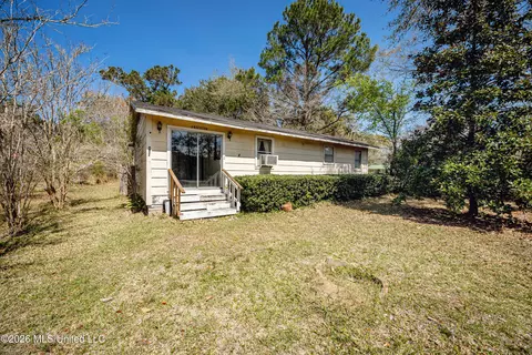 14804 Parker Rd, Biloxi, MS 39532