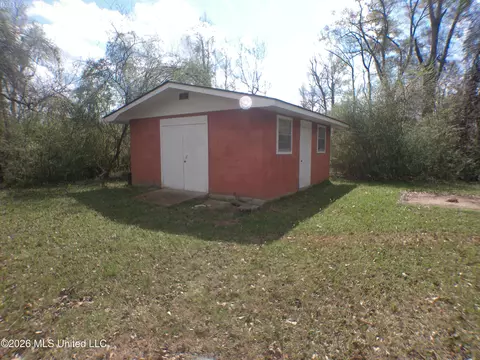 Exterior - 206 E Meadowbrook Dr, Brookhaven, MS 39601 photo 3 of 3