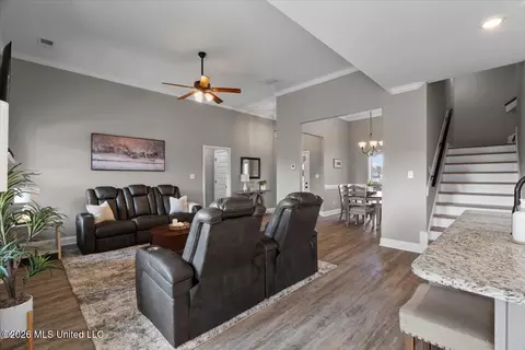 Entry Way - 1948 Ava Dr, Nesbit, MS 38651 photo 2 of 9