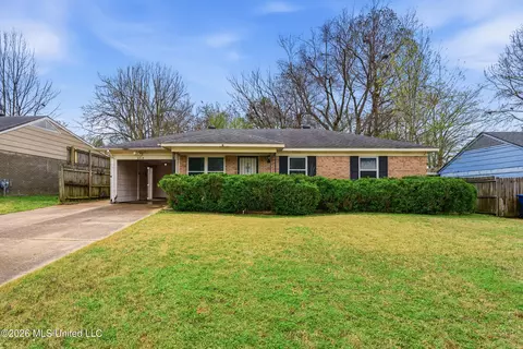 2715 Meadowbrook Dr, Horn Lake, MS 38637