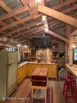 6259 Mississippi 5, Hickory Flat, MS 38633 photo 2