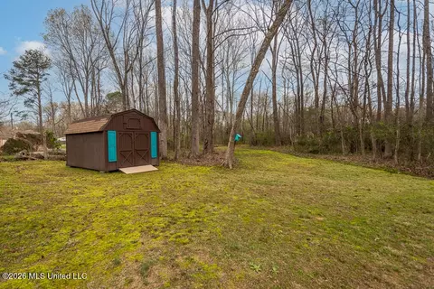 Exterior - 2382 Oak Creek Dr, Hernando, MS 38632 photo 10 of 10