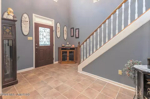 Entry Way - 2382 Oak Creek Dr, Hernando, MS 38632 photo 1 of 1