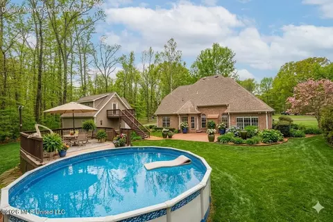 Exterior - 2382 Oak Creek Dr, Hernando, MS 38632 photo 1 of 10