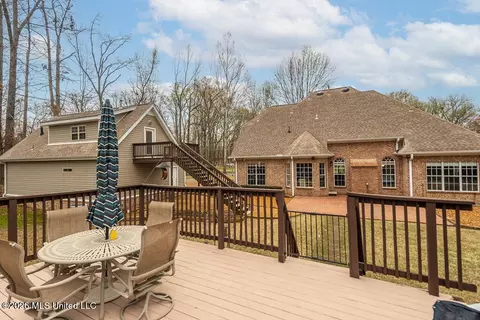 Exterior - 2382 Oak Creek Dr, Hernando, MS 38632 photo 9 of 10