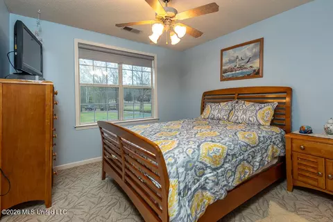 Bedroom - 2382 Oak Creek Dr, Hernando, MS 38632 photo 2 of 4