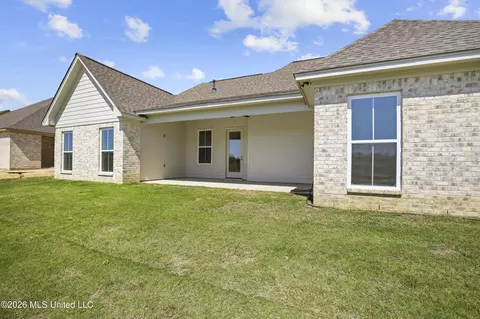 Exterior - 403 Old Maple Cv, Madison, MS 39110 photo 3 of 4