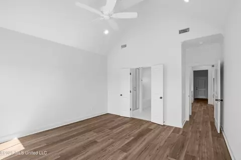 Bedroom - 403 Old Maple Cv, Madison, MS 39110 photo 2 of 2