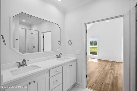 Bath - 403 Old Maple Cv, Madison, MS 39110 photo 2 of 2