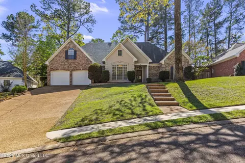 Exterior - 69 Moss Woods Dr, Madison, MS 39110 photo 2 of 9
