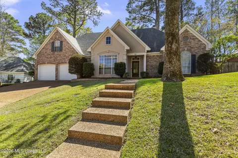 69 Moss Woods Dr, Madison, MS 39110