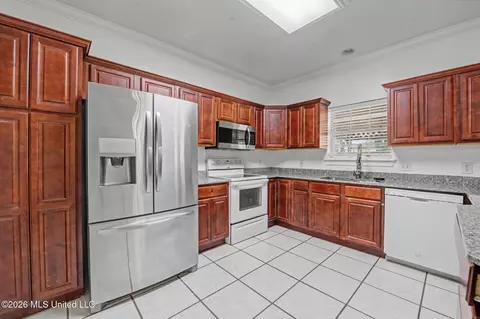 Kitchen - 5715 Anoai Way, Diamondhead, MS 39525 photo 2 of 2