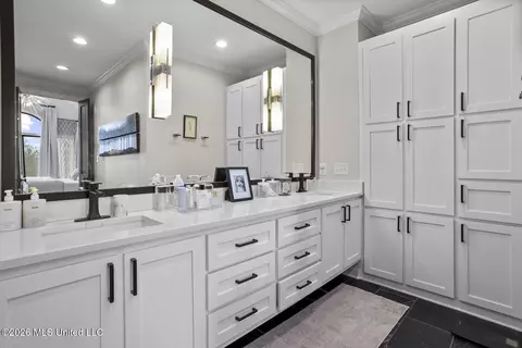 Bath - 9 Glen Eagles Dr, Jackson, MS 39211 photo 5 of 6