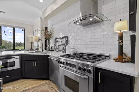 Kitchen - 9 Glen Eagles Dr, Jackson, MS 39211 photo 6 of 6