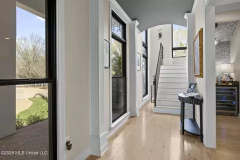 Entry Way - 9 Glen Eagles Dr, Jackson, MS 39211 photo 3 of 4