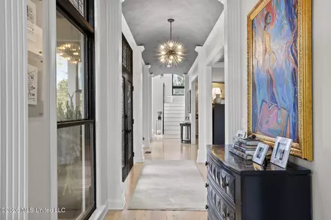 Entry Way - 9 Glen Eagles Dr, Jackson, MS 39211 photo 1 of 4