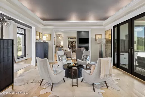 Living - 9 Glen Eagles Dr, Jackson, MS 39211 photo 2 of 6