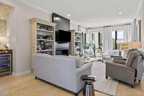 Living - 9 Glen Eagles Dr, Jackson, MS 39211 photo 6 of 6