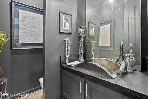 Bath - 9 Glen Eagles Dr, Jackson, MS 39211 photo 1 of 6