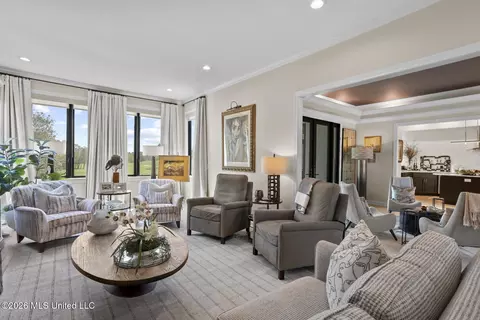Living - 9 Glen Eagles Dr, Jackson, MS 39211 photo 5 of 6