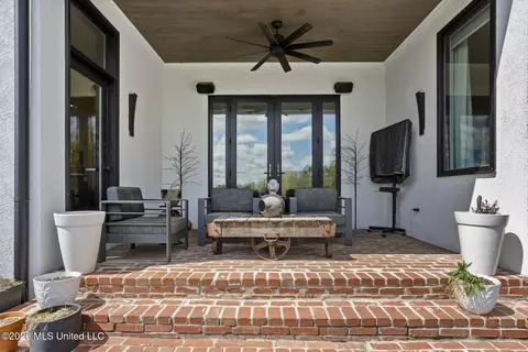 Exterior - 9 Glen Eagles Dr, Jackson, MS 39211 photo 10 of 12
