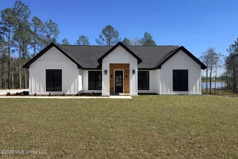 21080 Disalvo Ln, Kiln, MS 39556