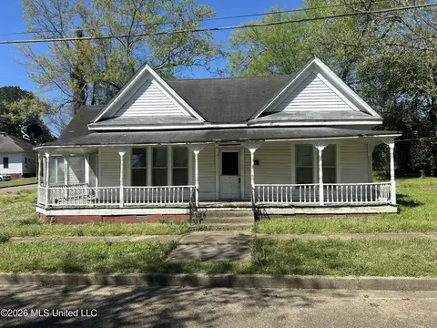 311 S Maple St, Aberdeen, MS 39730