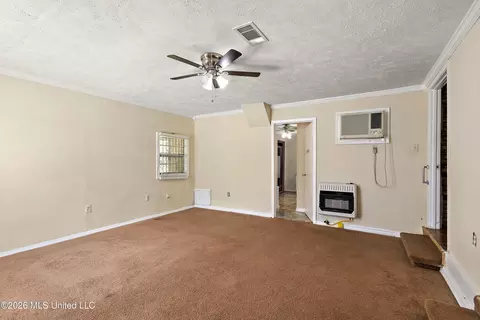 Living - 1409 Ross Cir, Jackson, MS 39209 photo 3 of 4