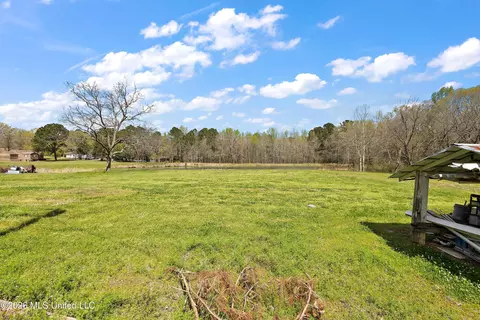 Exterior - 1409 Ross Cir, Jackson, MS 39209 photo 1 of 2