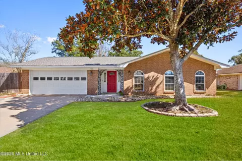 314 Jamaica Dr, Ocean Springs, MS 39564