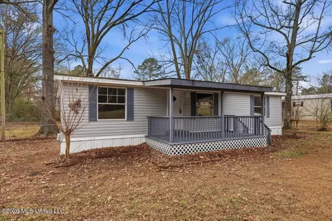 817 Leo Paul St, Pearl, MS 39208
