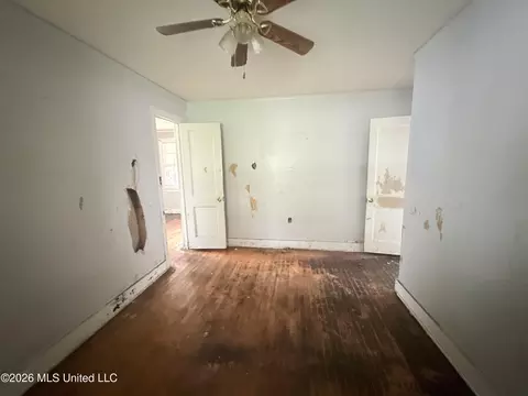 Bedroom - 354 Walthall St, Grenada, MS 38901 photo 2 of 4