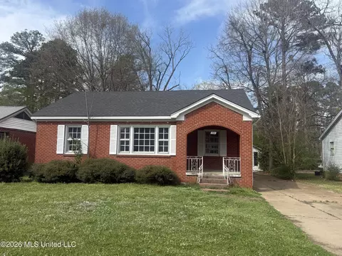354 Walthall St, Grenada, MS 38901