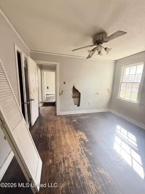 Bedroom - 354 Walthall St, Grenada, MS 38901 photo 3 of 4